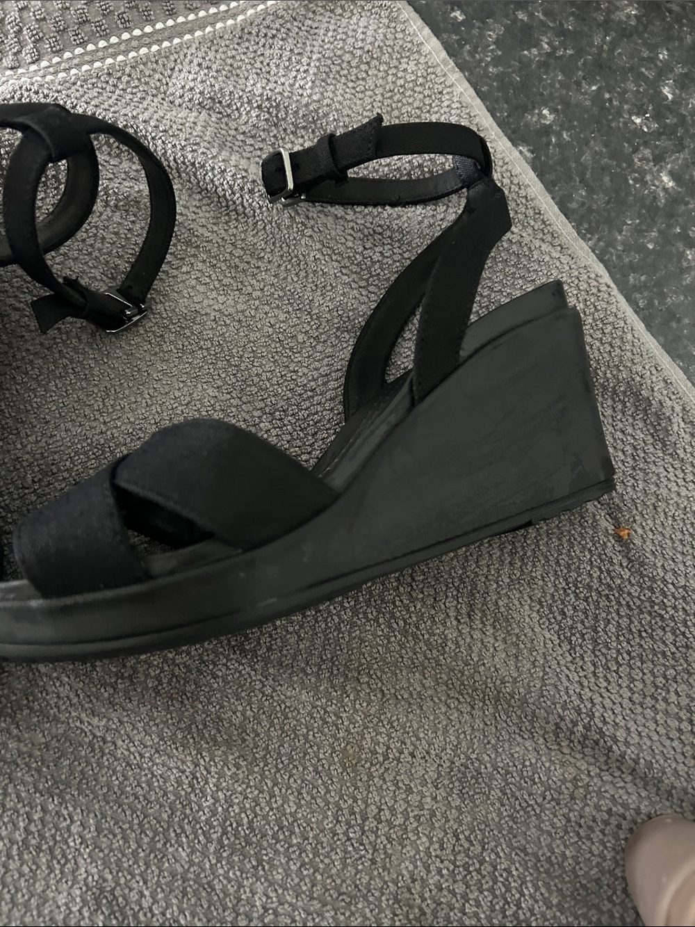 CROCS Black Crisscross Strap Heels with Ankle Tie - Picture 3 of 9